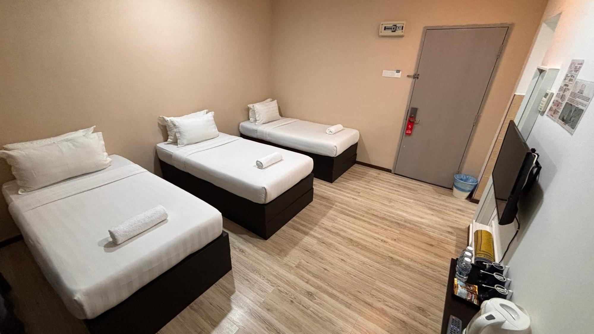 Ada Hotel & Apartment Куала-Тренгану Экстерьер фото
